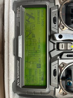 Hitec AURORA 9X 9-kanálová 2.4GHz vysílačka - 4