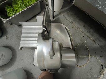 Berkel 834E – elektrický nářezový stroj s integrovaným ostři - 4