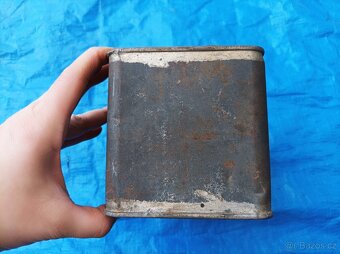 Plechový kanystřík od oleje - 4