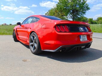 Ford Mustang - 4