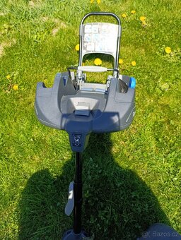 Autosedačka Britax Römer Baby Safe + základna (báze) - 4