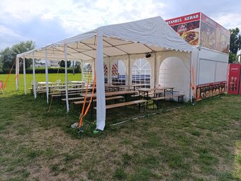 Prodám bytelný kvalitní párty stan 5x10m. - 4