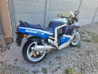 Suzuki GSXR 750 - 4