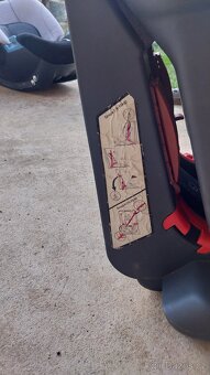 Autosedačka značky Caretero - 4
