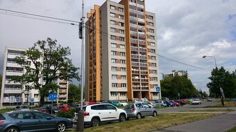 Pronájem bytu 1+kk s ložií - 4