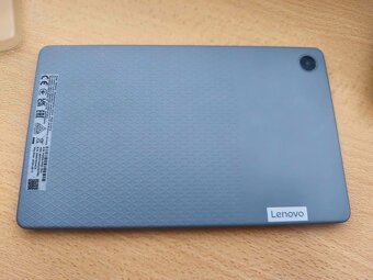 Tablet Lenovo M8 LTE 8" + obaly, sluchátka, paměťová karta. - 4