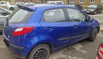 Mazda 2, 1.3 63kW rok 2008, nejeto poctivých 270, stk 7/2027 - 4