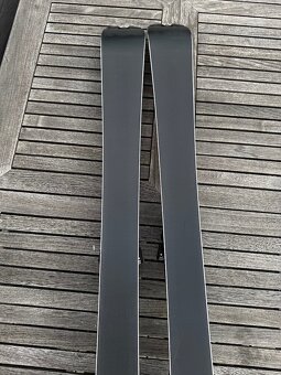 Prodám juniorské lyže ATOMIC RACE 10 - 4