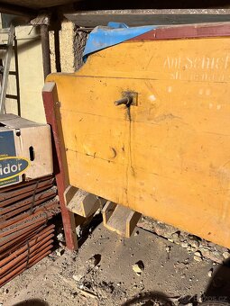 Starý šrotovník / mlýnek na obilí (dřevěný) - 4