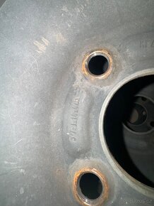 Prodám celá kola z mého starého auta - 4