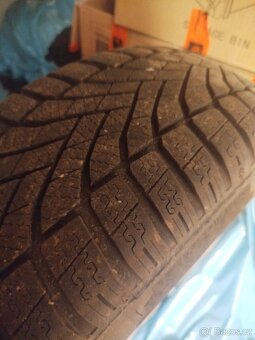 Ssangyong Tivoli zimní pneu 5x112 - 4