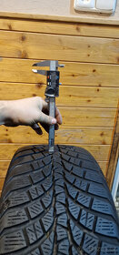 245/40/19 - Kumho - zimní - pošlu poštou 635. - 4