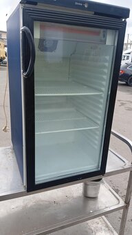 Prosklená lednice na nápoje atd - 4