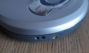 retro discman Sony D-EJ615 - 4