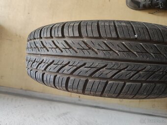 Prodám pneu 165/70 R13 s disky - 4