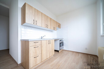 Pronájem bytu 2+1 se zasklenou lodžií, který se nachází na u - 4