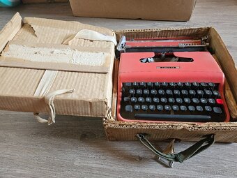 psací stroj Olivetti Lattera 22 vzácný růžový - 4