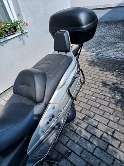 Suzuki Burgman 400 - 4