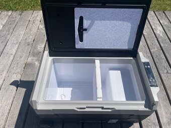 Přenosná kompresorová chladnička Kroak 35l - 4