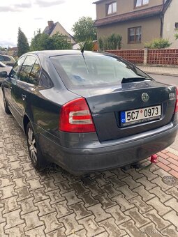 Škoda Octavia 1.6 FSI - 4