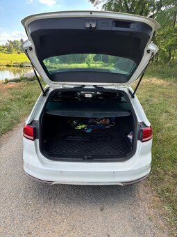 VW Passat B8 1.6 tdi R-line - 4