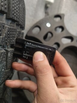 Zimní pneumatiky 225/40 r19 - 4