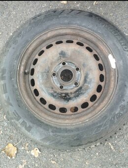 Rezerva s zimní pneu 195/65/15 od Audi - 4