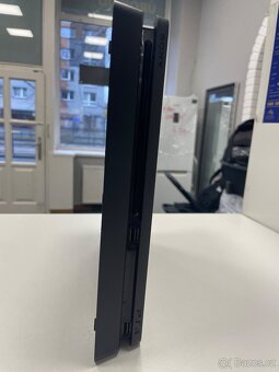 PlayStation 4 Slim - 4