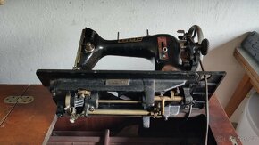 Starý šicí stroj LADA - 4
