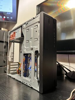 Case a TFX zdroj 350W 82+ až 400W - 4