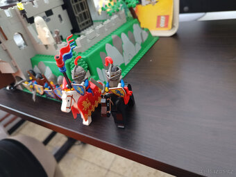 LEGO Castle 6081 King's Mountain Fortress +návod - 4