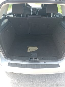 Mercedes Benz - 4