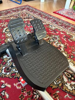 Thrustmaster T150 & stand - 4