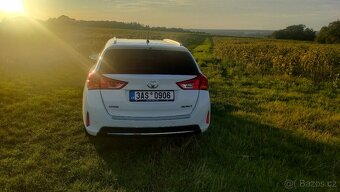 Toyota Auris 2013, 1.6 97kw benzín - 4
