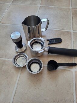 Kávovar DeLonghi EC 885 BG Dedica - 4