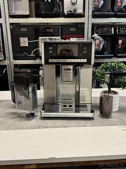 Kávovar DeLonghi PrimaDonna EXCLUSIVE ESAM6900.M - 4