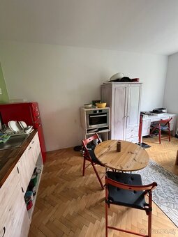 Prenecham pronajem garsonky ihned,spěchá. Kontakt pouze tel - 4
