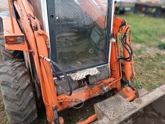 Smykový nakladač Locust 752 - 4