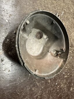 Predám zadnÍ časť prednÍho svetla LITINA ČZ 175/487 - 4