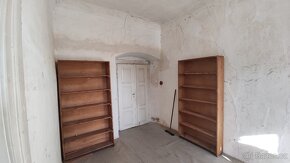 Nebytový prostor 99,8 m2 na náměstí Velvary - 4