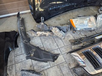 Díly Jeep Grand cherokee WK2 - přední část. - 4