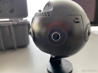 Insta 360 Pro 2 + Farsight + USB-C Multi-Reader, SD karty a - 4