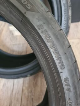 Pneu BRIGISTONE 235/35 R 19 - 4