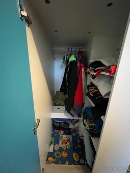 Patrova postel se skříní a psacim atolem - 4