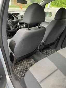 Mitsubishi Colt - 4