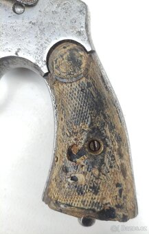 Smith & Wesson - 4