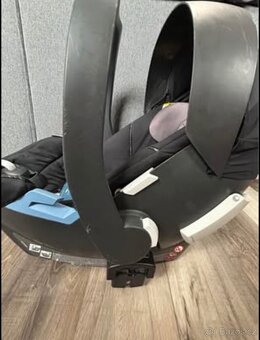 Cybex aton 5 vajíčko a základna - 4