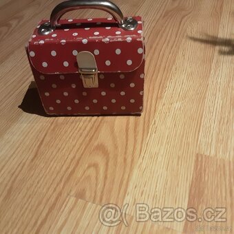 Kabelky , batuzky taštičky atd - 4