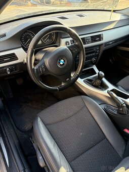 BMW E91 LCI cely vůz po dílech - 4