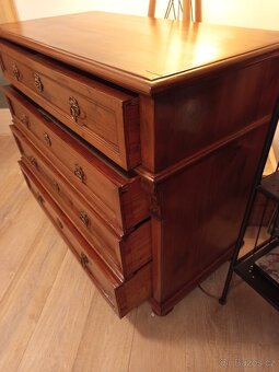 Starožitná komoda - 4